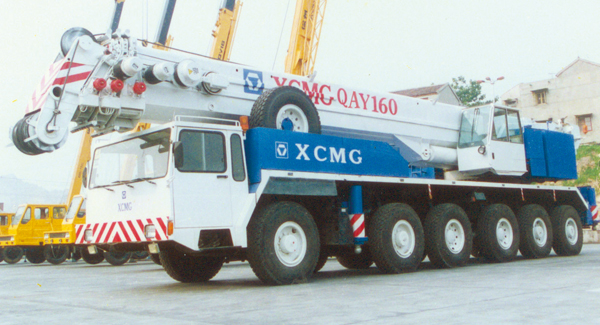 j9九游会老哥俱乐部交流区成功研发亚洲最大160吨全地面起重机