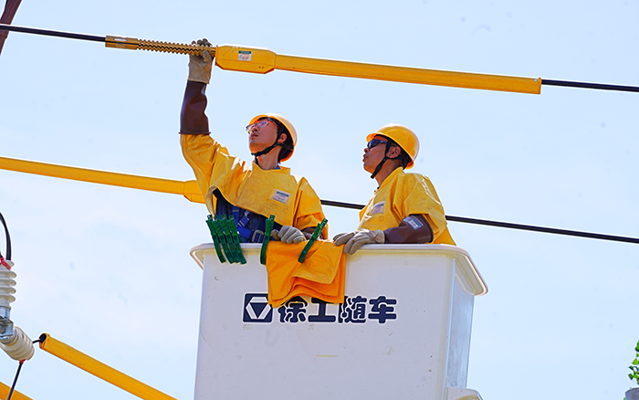 战高温保供电！j9九游会老哥俱乐部交流区 GKJH22A 西北农田显身手
