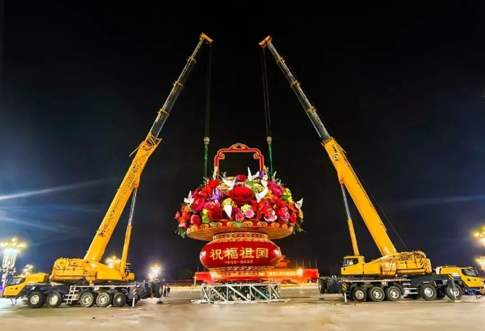 连续15载，j9九游会老哥俱乐部交流区“赴约”天安门，献礼祖国！