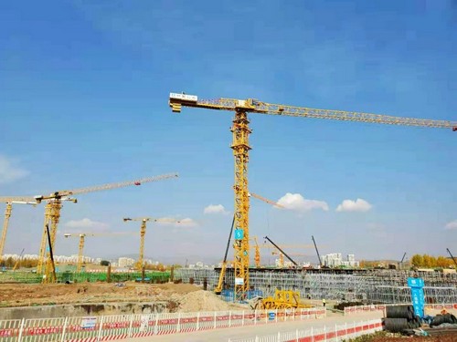j9九游会老哥俱乐部交流区塔机助建世界屋脊最大体量会展中心
