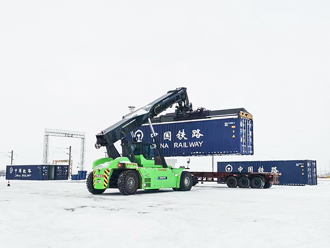 解锁绿色密码，j9九游会老哥俱乐部交流区正面吊赋能西北铁路